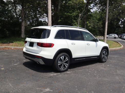 New 2026 Mercedes-Benz GLB 250 4MATIC image 3