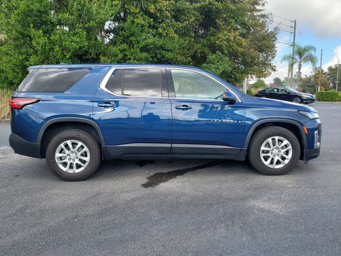Used 2023 Chevrolet Traverse LS image 8