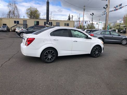 Used 2014 Chevrolet Sonic LTZ FWD image 2