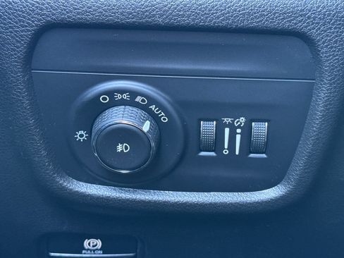 Used 2022 Jeep Grand Cherokee L Limited RWD image 39