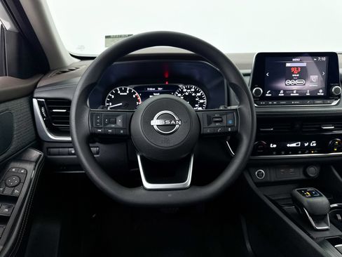 Used 2022 Nissan Rogue SV FWD image 31
