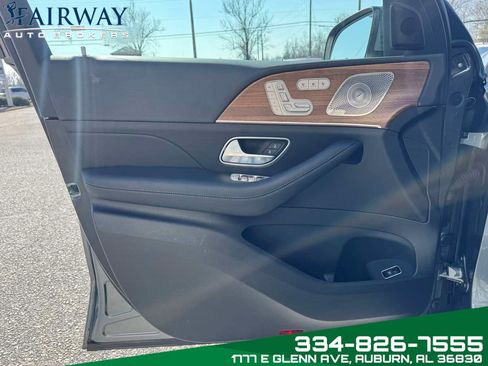Used 2025 Mercedes-Benz GLS 450 4MATIC image 30