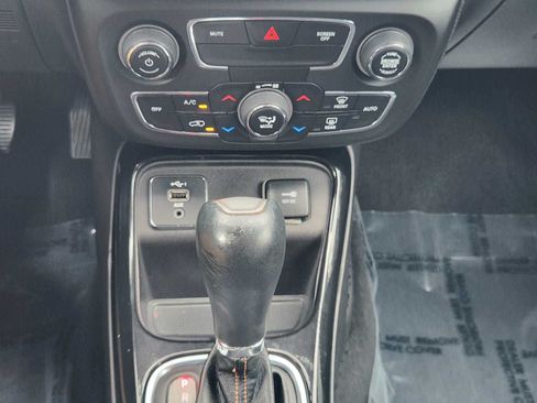 Used 2019 Jeep Compass Limited FWD image 18
