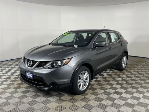 Used 2017 Nissan Rogue Sport S w/ S Appearance Package image 1