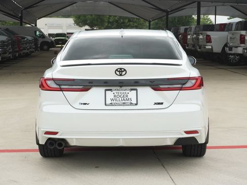 Used 2025 Toyota Camry XSE FWD image 4