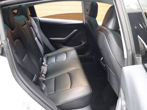 Used 2023 Tesla Model 3 Standard Range RWD image 57
