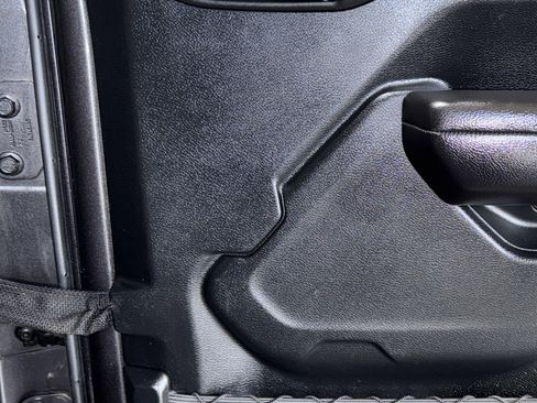 Used 2018 Jeep Wrangler Unlimited Sport S image 28