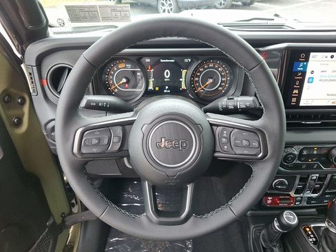 New 2025 Jeep Wrangler Unlimited Rubicon image 12