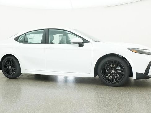 Used 2026 Toyota Camry SE w/ Convenience Package FWD image 31