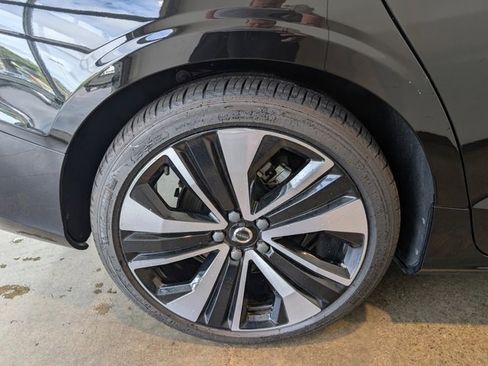 Used 2022 Volvo S60 B5 Inscription image 9