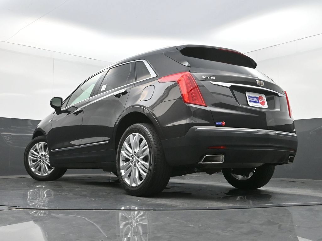 Used 2017 Cadillac XT5 Premium Luxury FWD image 30