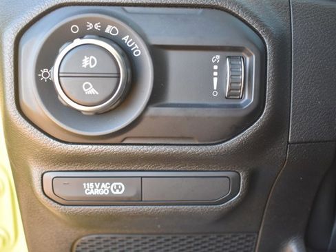 Used 2023 Jeep Gladiator Willys image 30