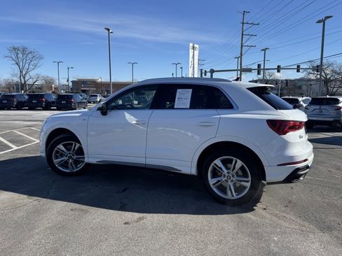 Used 2023 Audi Q3 2.0T Premium w/ Convenience Package image 3