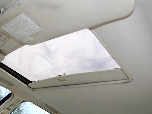 Used 1996 Lincoln Town Car Signature image 16