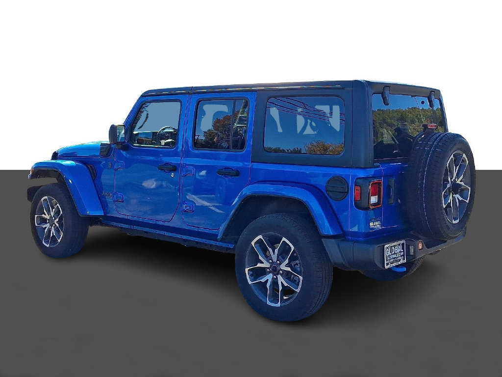 Used 2024 Jeep Wrangler Unlimited w/ Convenience Group AWD/4WD image 5