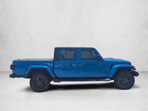 Used 2023 Jeep Gladiator Sport AWD/4WD image 4