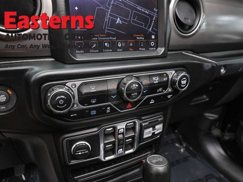 Used 2023 Jeep Wrangler Unlimited w/ Sun & Screen Package AWD/4WD image 20