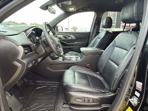 Used 2023 Chevrolet Traverse LT FWD image 13