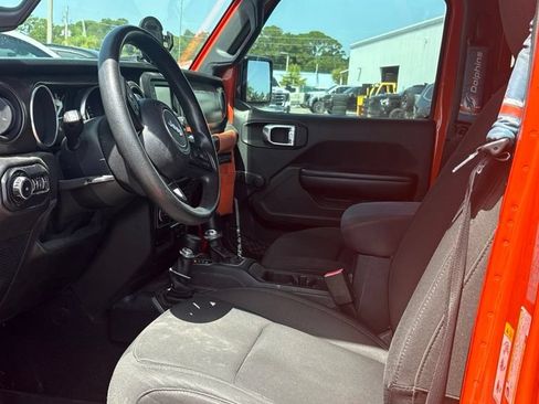 Used 2018 Jeep Wrangler Unlimited Sport AWD/4WD image 5