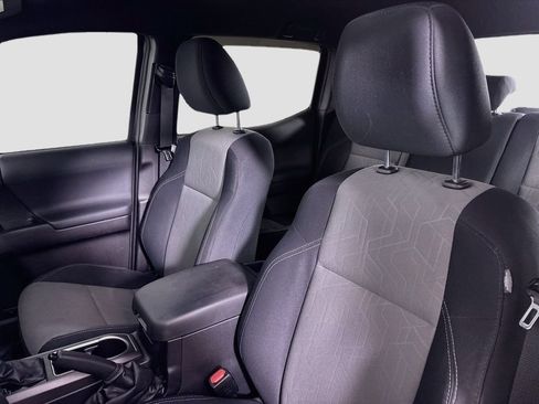 Used 2021 Toyota Tacoma TRD Sport AWD/4WD image 20