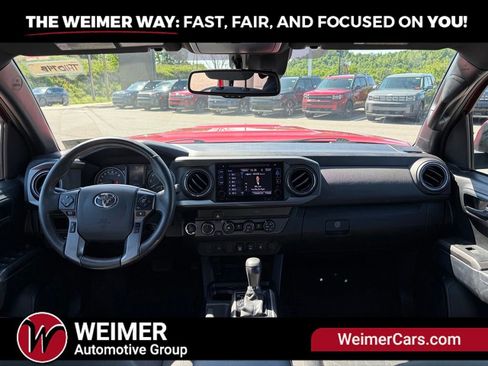 Used 2019 Toyota Tacoma TRD Sport w/ Four Season Floor Mat Package AWD/4WD image 15