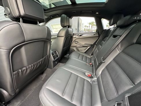 Used 2026 Porsche Macan AWD/4WD image 37