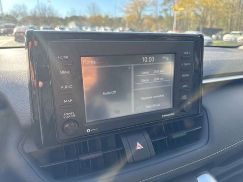 Used 2020 Toyota RAV4 XLE w/ Convenience Package image 4