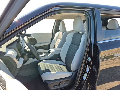 New 2026 Mitsubishi Outlander SE FWD image 15