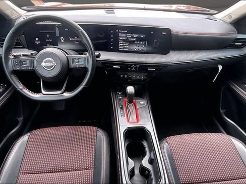 Used 2025 Nissan Kicks SR FWD image 14
