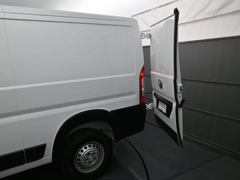 Used 2025 RAM ProMaster 2500 w/ Convenience Group FWD image 13