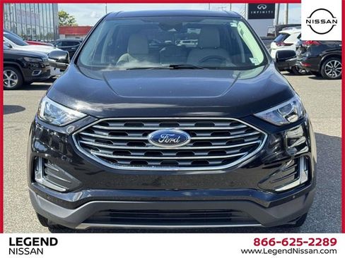 Used 2024 Ford Edge Titanium image 2