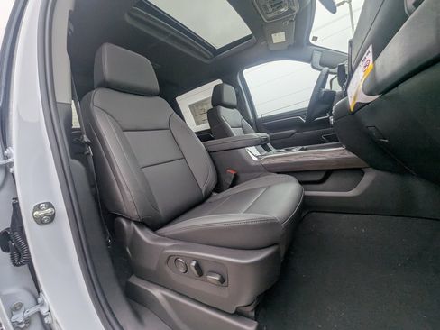 New 2026 GMC Sierra 2500 SLT w/ SLT Premium Package image 16