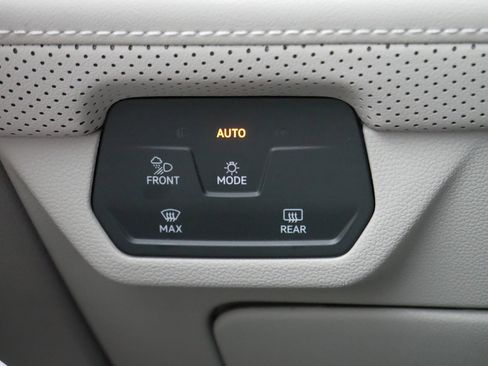 Certified 2025 Volkswagen Atlas SE w/ Panoramic Sunroof Package image 27