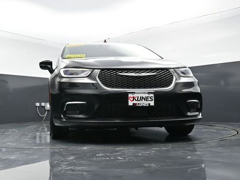 Used 2024 Chrysler Pacifica Limited FWD image 55