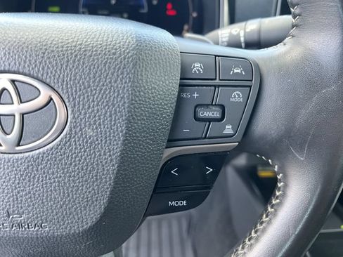 Used 2025 Toyota Camry SE FWD image 16