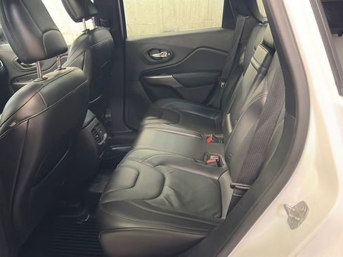 Used 2019 Jeep Cherokee Limited AWD/4WD image 21