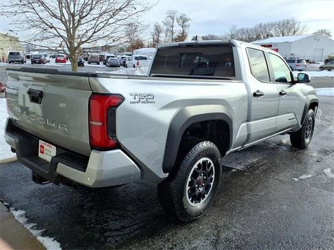 Certified 2025 Toyota Tacoma TRD Off-Road image 22