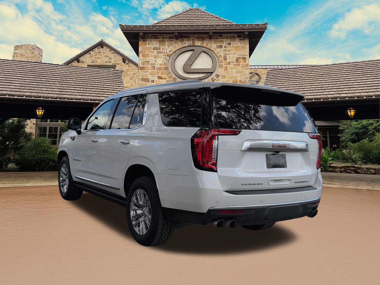Used 2022 GMC Yukon Denali AWD/4WD image 3