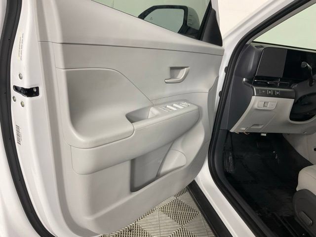 Used 2025 Hyundai Kona SEL FWD image 18