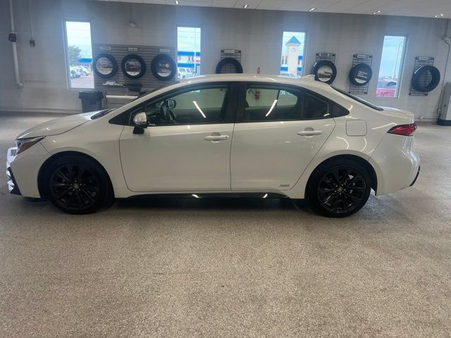 Used 2024 Toyota Corolla SE AWD/4WD image 10