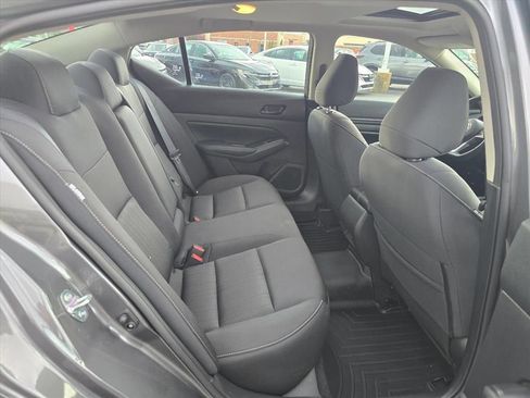 Used 2024 Nissan Altima 2.5 SV w/ SV Premium Package FWD image 14