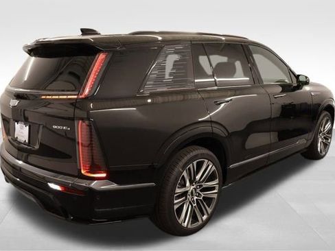 New 2026 Cadillac Vistiq Platinum image 2