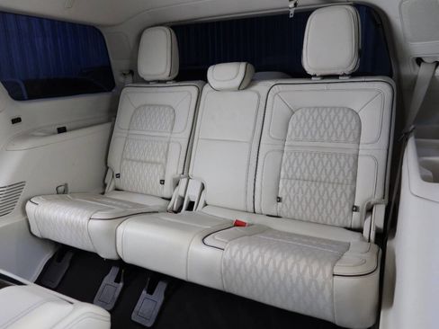 Used 2020 Lincoln Navigator Black Label w/ Cargo Convenience Package image 17