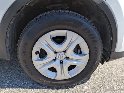 Used 2013 Toyota RAV4 LE FWD image 12