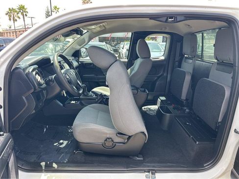 Used 2018 Toyota Tacoma SR RWD image 10