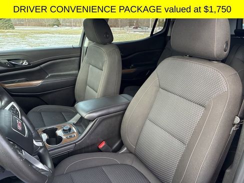 Used 2023 GMC Acadia SLE w/ Driver Convenience Package image 3
