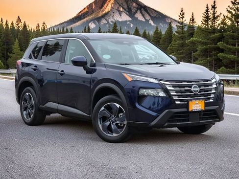 Used 2025 Nissan Rogue SV FWD image 2
