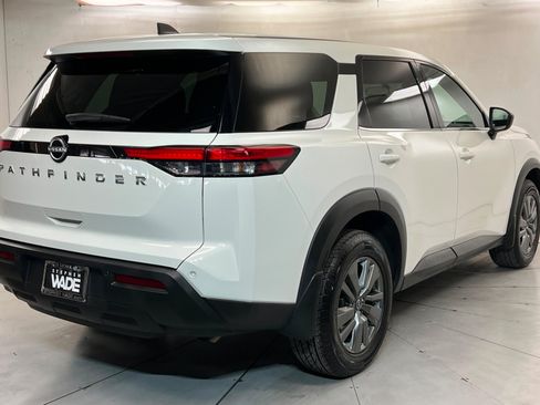 Used 2025 Nissan Pathfinder S FWD image 6