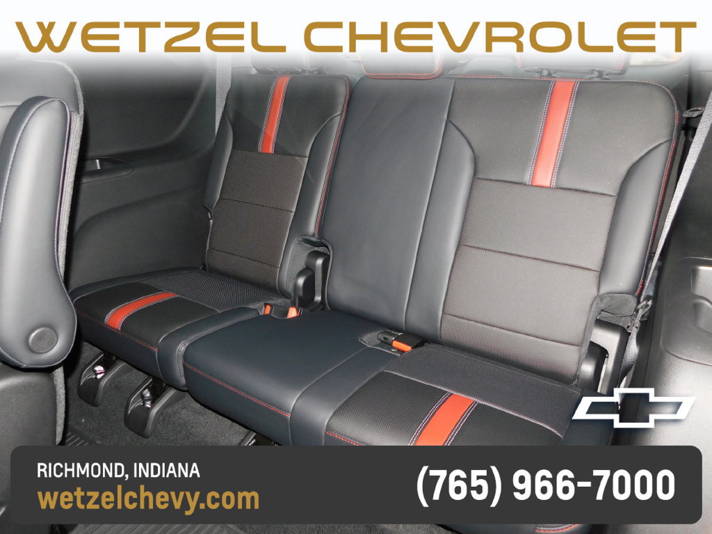 New 2027 Chevrolet Traverse RS w/ LPO, Floor Liner Package FWD image 35