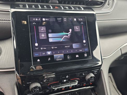 Certified 2025 Jeep Grand Cherokee Laredo X w/ Luxury Tech Group I AWD/4WD image 16